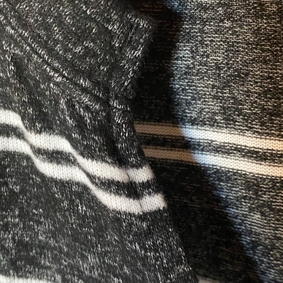 Lane Bryant grey stripe sweater 14-16 - Picture 9 of 9